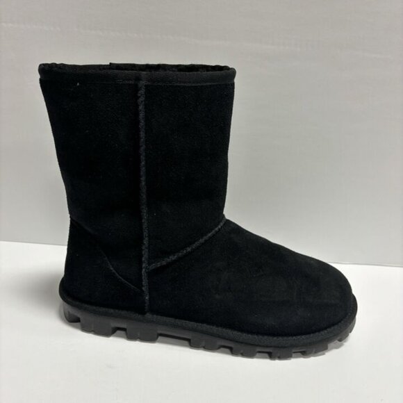 UGG Women’s Essential Short Boots Black, Size 9 M